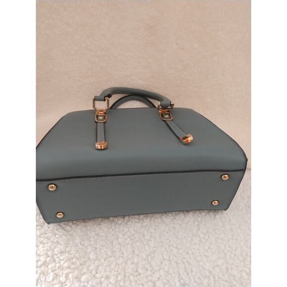 Classic Small Handbag (9x8x3 in) - Picture 2 of 6